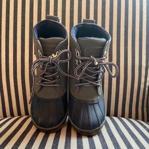 Boys Sperry Rainboots.